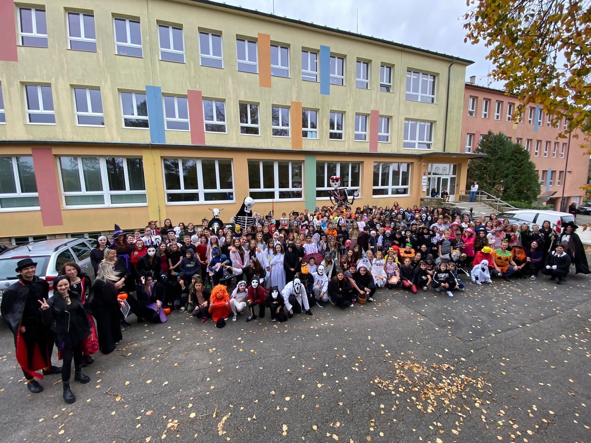 NF Pastelka a Halloween ve škole